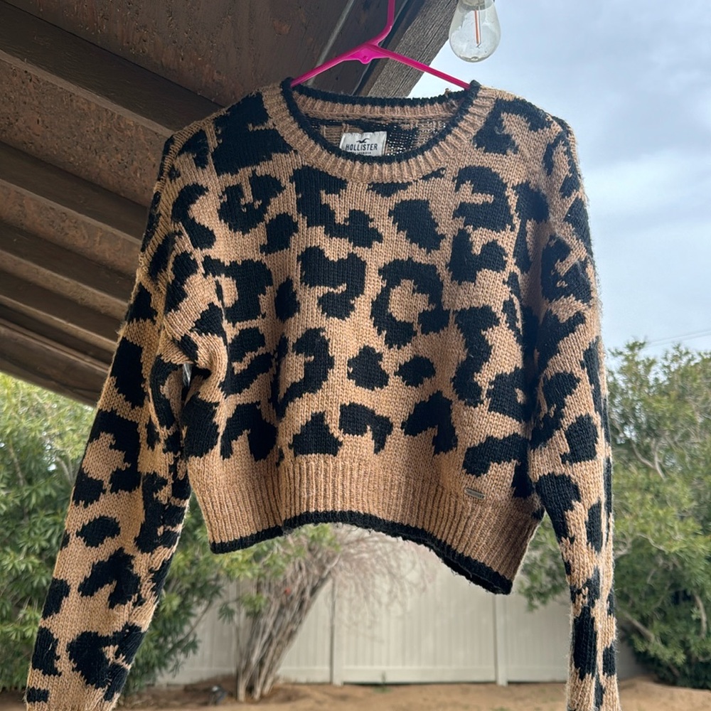 Hollister cropped sweater